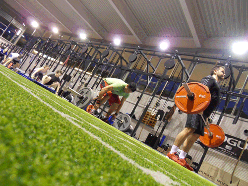 CrossFit Diagonal Peso muerto - Team building de Mediactiu en el Box de CrossFit Diagonal