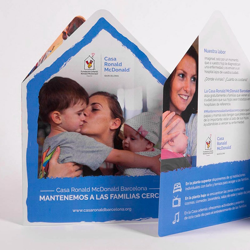 diseno grafico de diptico barcelona - Participación en evento benéfico