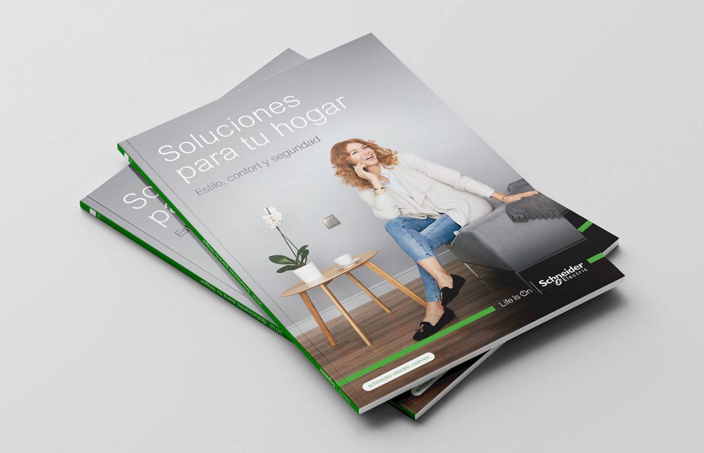 creacion catalogo productos 1 1371x883 - Dise&ntilde;o y maquetaci&oacute;n de cat&aacute;logo Schneider Electric