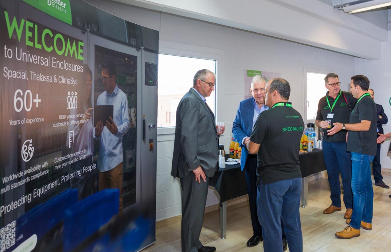 creacion elementos comunicacion 1371x883 - Direcci&oacute;n, dise&ntilde;o y producci&oacute;n de evento