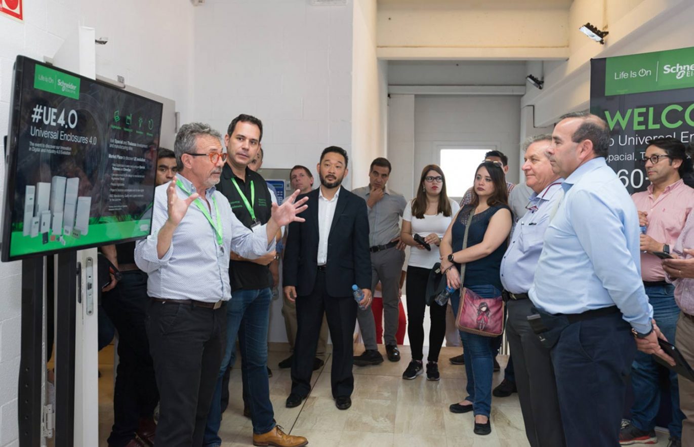 diseno de elementos para evento 1371x883 - Direcci&oacute;n, dise&ntilde;o y producci&oacute;n de evento