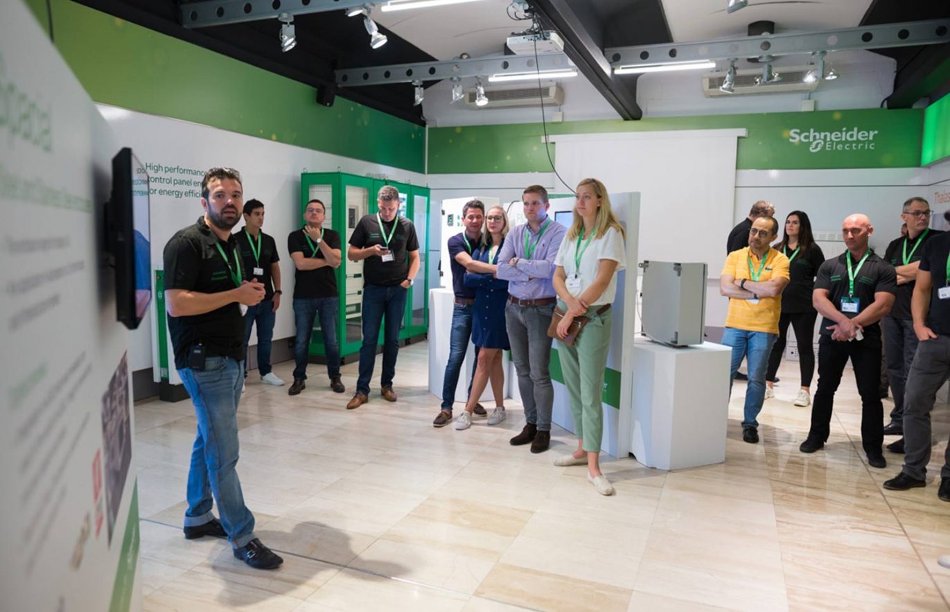 diseno y produccion de evento 1371x883 - Direcci&oacute;n, dise&ntilde;o y producci&oacute;n de evento