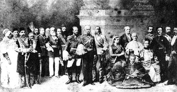 fotografia-2 - - Un pequeño paseo por la historia del retoque fotográfico soberanos del mundo - Un pequeño paseo por la historia del retoque fotográfico