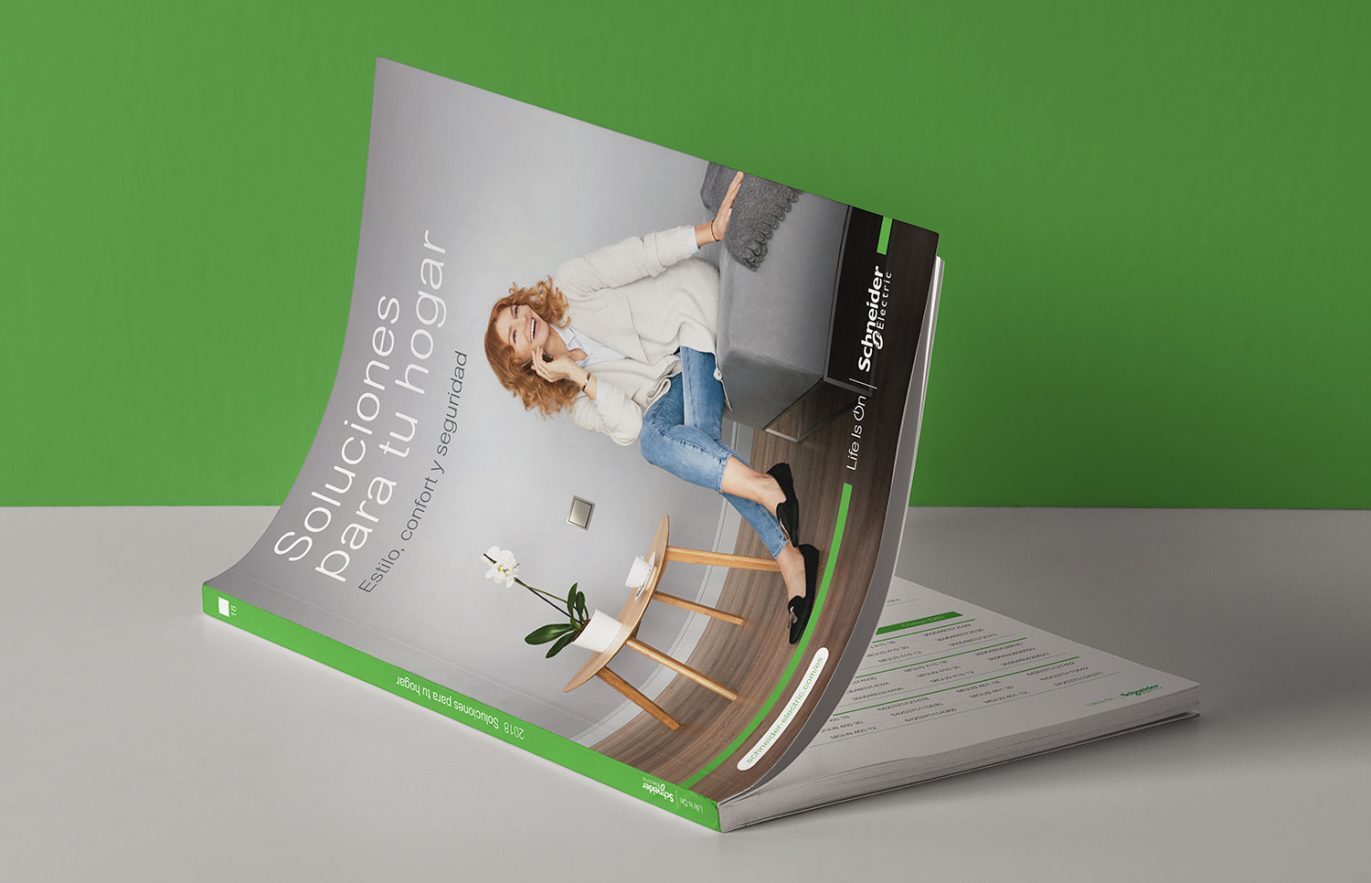 creacion de catalogo de productos 1371x883 - Diseño y maquetación de catálogo Schneider Electric