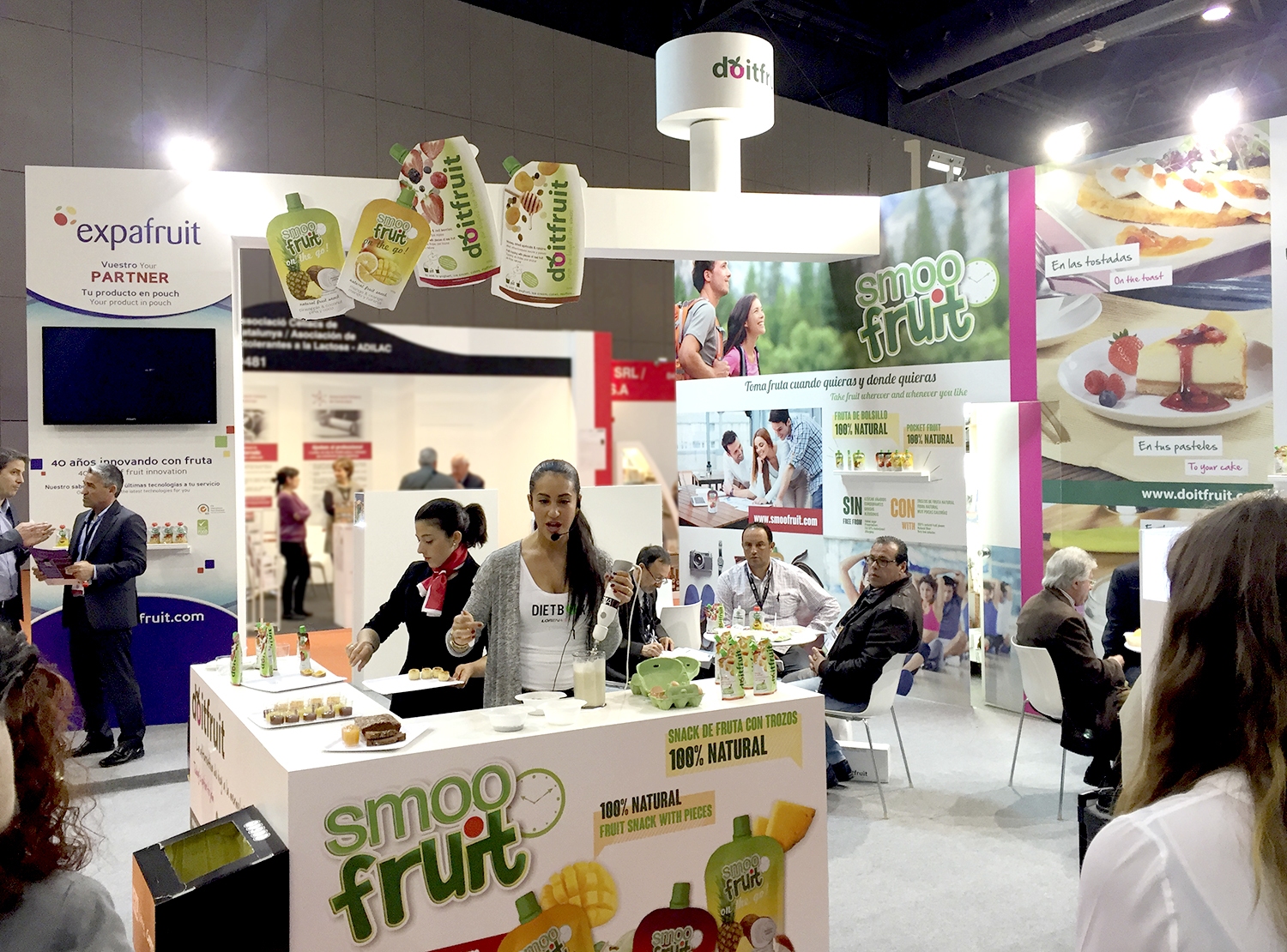 montaje de stand para feria barcelona 2 - 7 formas de mejorar la efectividad de tu stand en la próxima Feria