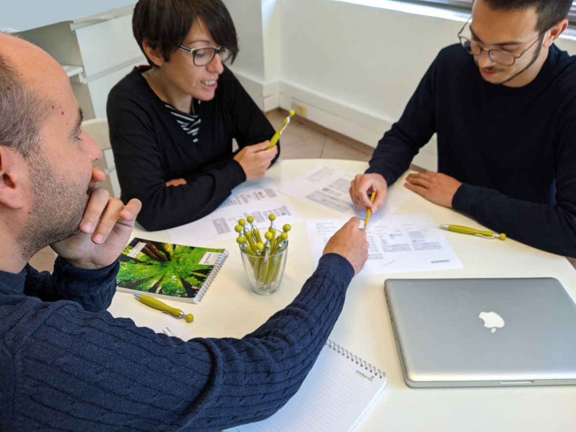 estudio de diseno grafico y web barcelona 1177x883 - Una buena digitalizaci&oacute;n de las marcas, entre la necesidad y el reto