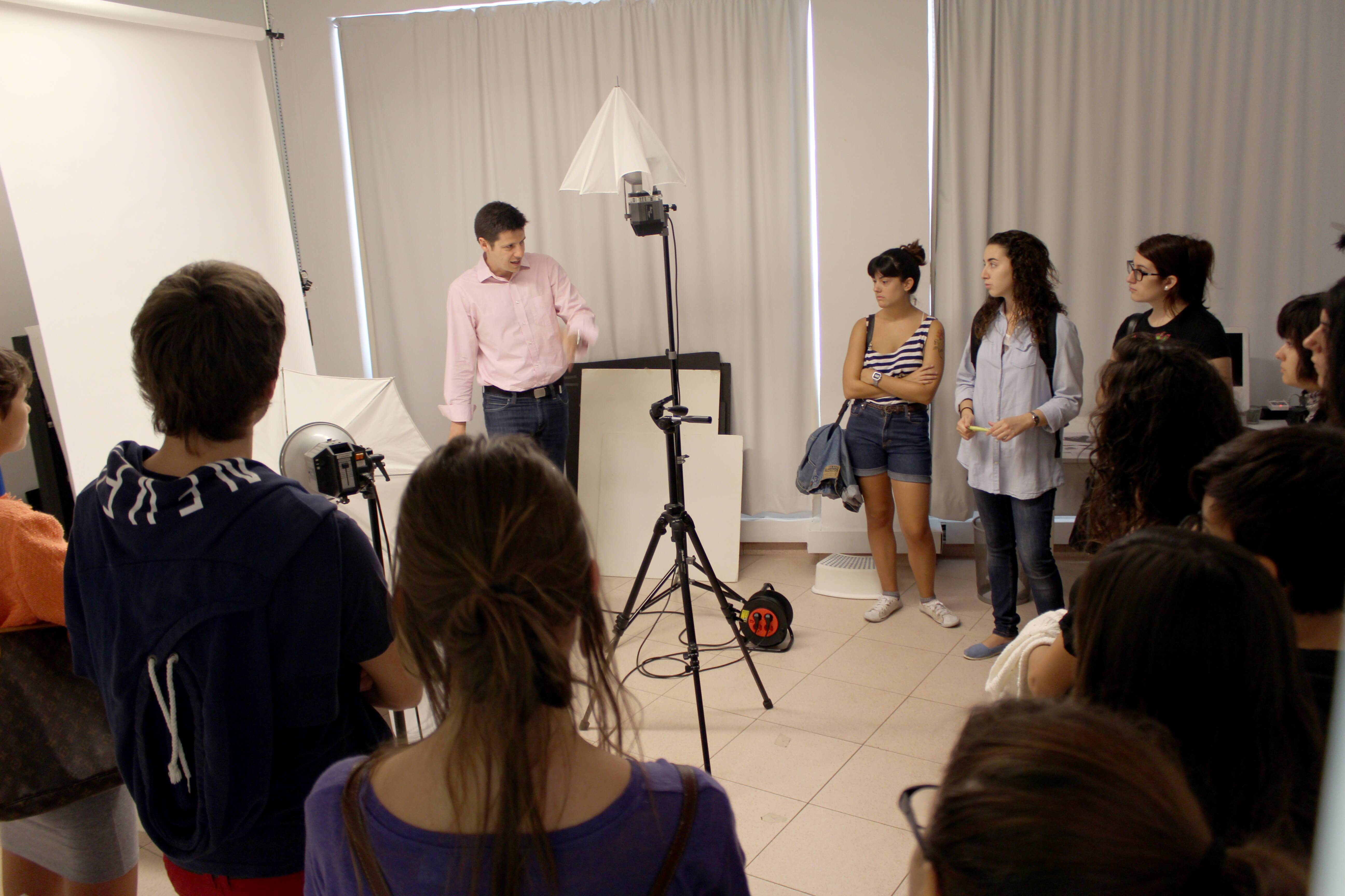 noticias - presentacion estudio., portes obertes, Mediactiu, estudi fotografic, estudi Barcelona, estudi, disseny grafic, disseny 2020, Branding, bcd design week, Barcelona - Los participantes de la Barcelona Design Week conocen Mediactiu BDW fotografia de producte - Los participantes de la Barcelona Design Week conocen Mediactiu