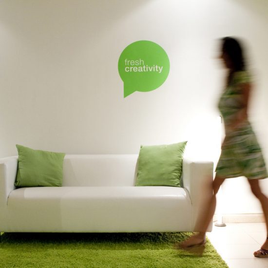 agencia de diseno grafico 550x550 - Sobre Mediactiu